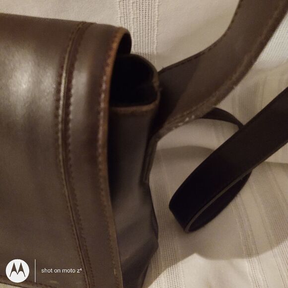 Liz Claiborne Brown Leather Shoulder Bag Purse - Picture 8 of 16